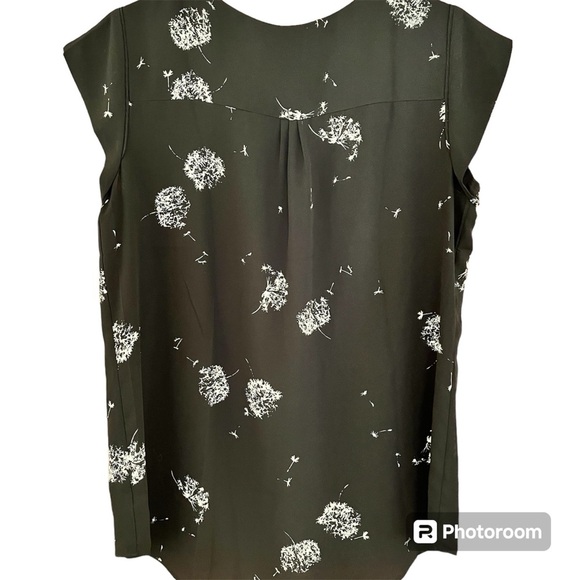 Reitman’s NWT Sleeveless Top Dandelion Print Black and White Relaxed Fit Medium - Picture 3 of 5